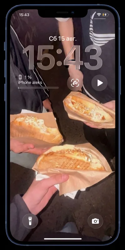 iPhone 12 — экран блокировки